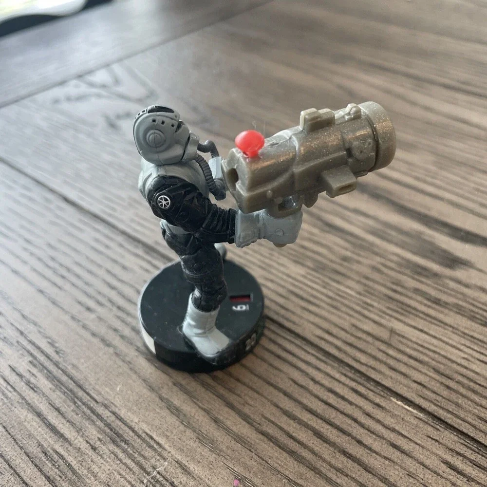 Star Wars 2005 LFL Hasbro Attacktix Battle Masters Game Pieces pilot trooper - Picture 5 of 11